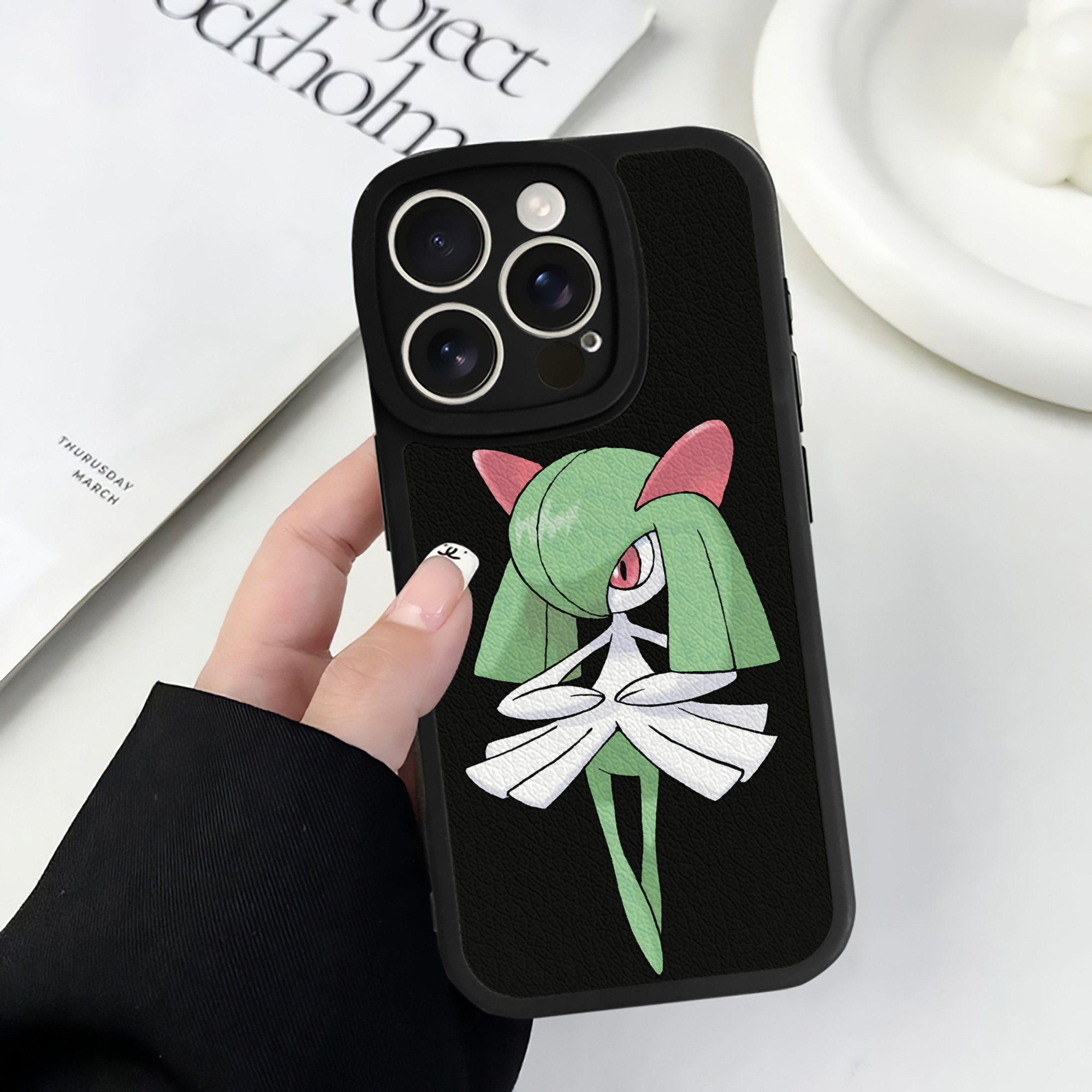 （画像用） ポケットモンスター Pokémon 【iPhone 16シリーズ対応】シリコンスマホケース（レザー調） 材質：シリコン